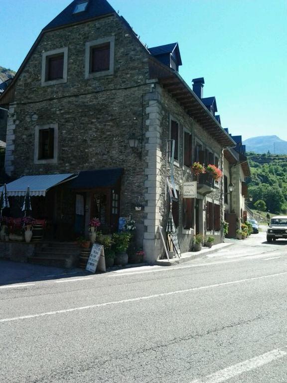 Alojamiento Rural Ostau Era Nheuada Aubert Exteriér fotografie